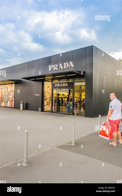 prada metzingen fotos